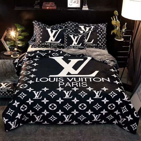 Louis Vuitton Paris black white bedding set 1