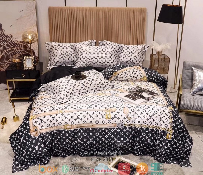 Louis Vuitton LV Black and White Quilt Bedding Set