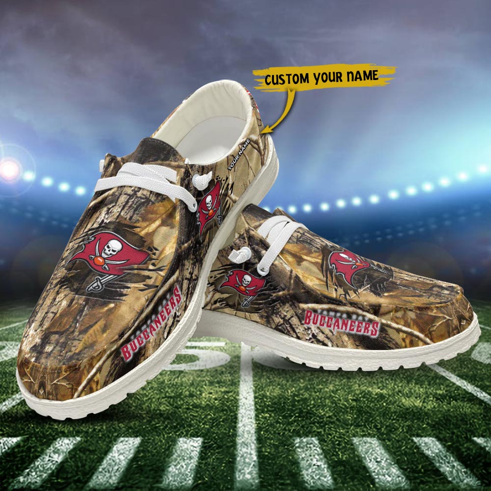 footwearelite tampa bay buccaneers personalized hey dude shoes for men and women xdu08