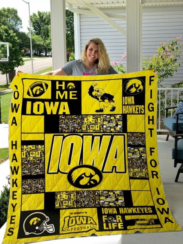 ncaa iowa hawkeyes gold black quilt fleece blanket v6 wfqf225 p78yx