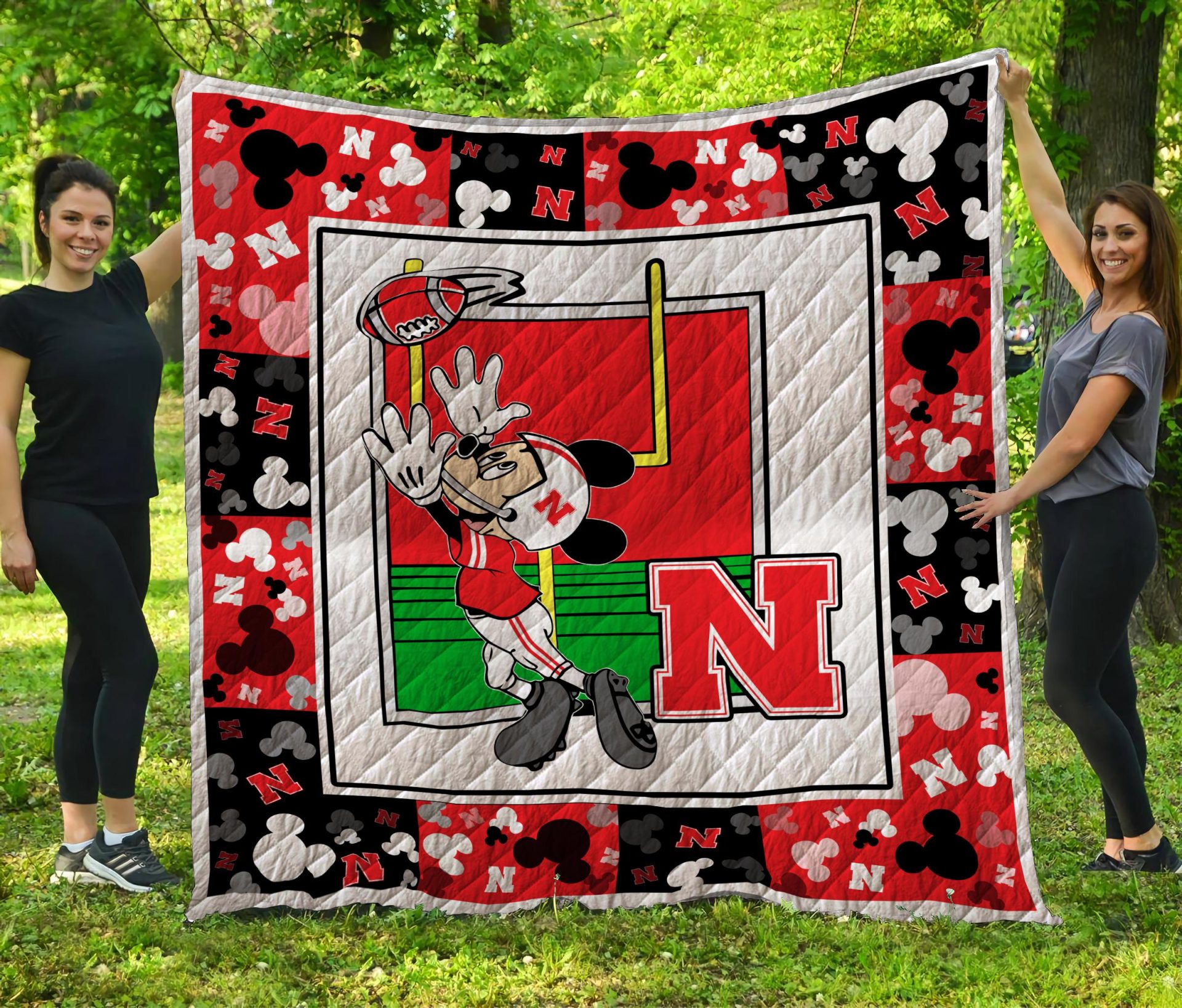 ncaa nebraska cornhuskers mickey mouse quilt fleece blanket wfqf388 nvyyv