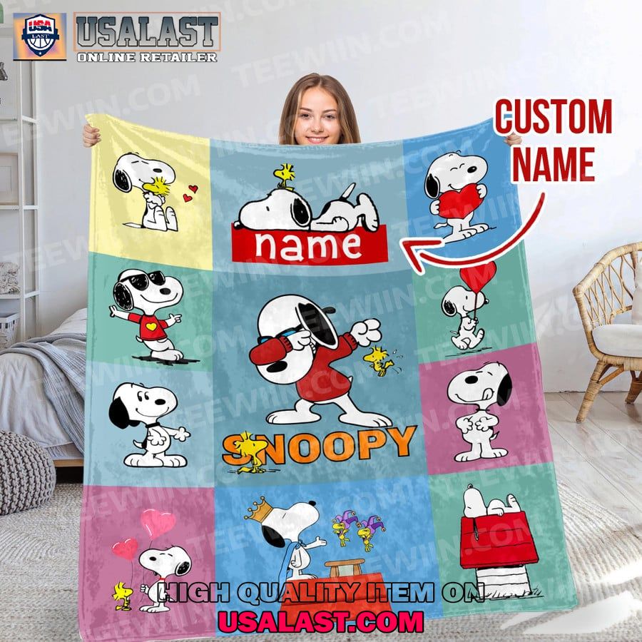 personalized snoopy and peanuts premium fleece blanket 1 xAfAQ