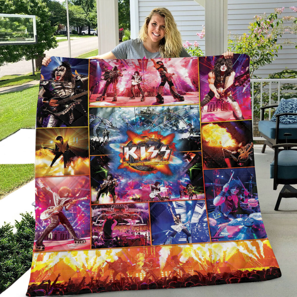 KISS Quilt Blanket GNE PANH 1 1024x1024 1