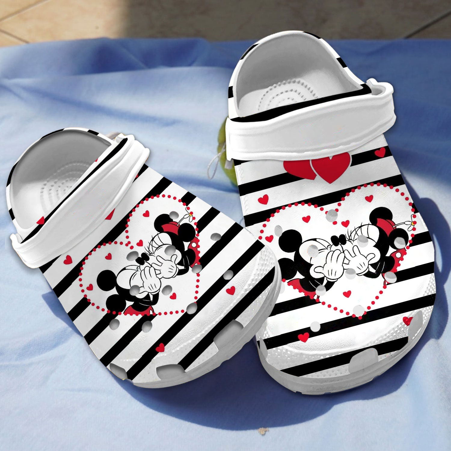 charming classic shoes mickey kissing minnie cartoon clogs fast shipping worldwide rwose