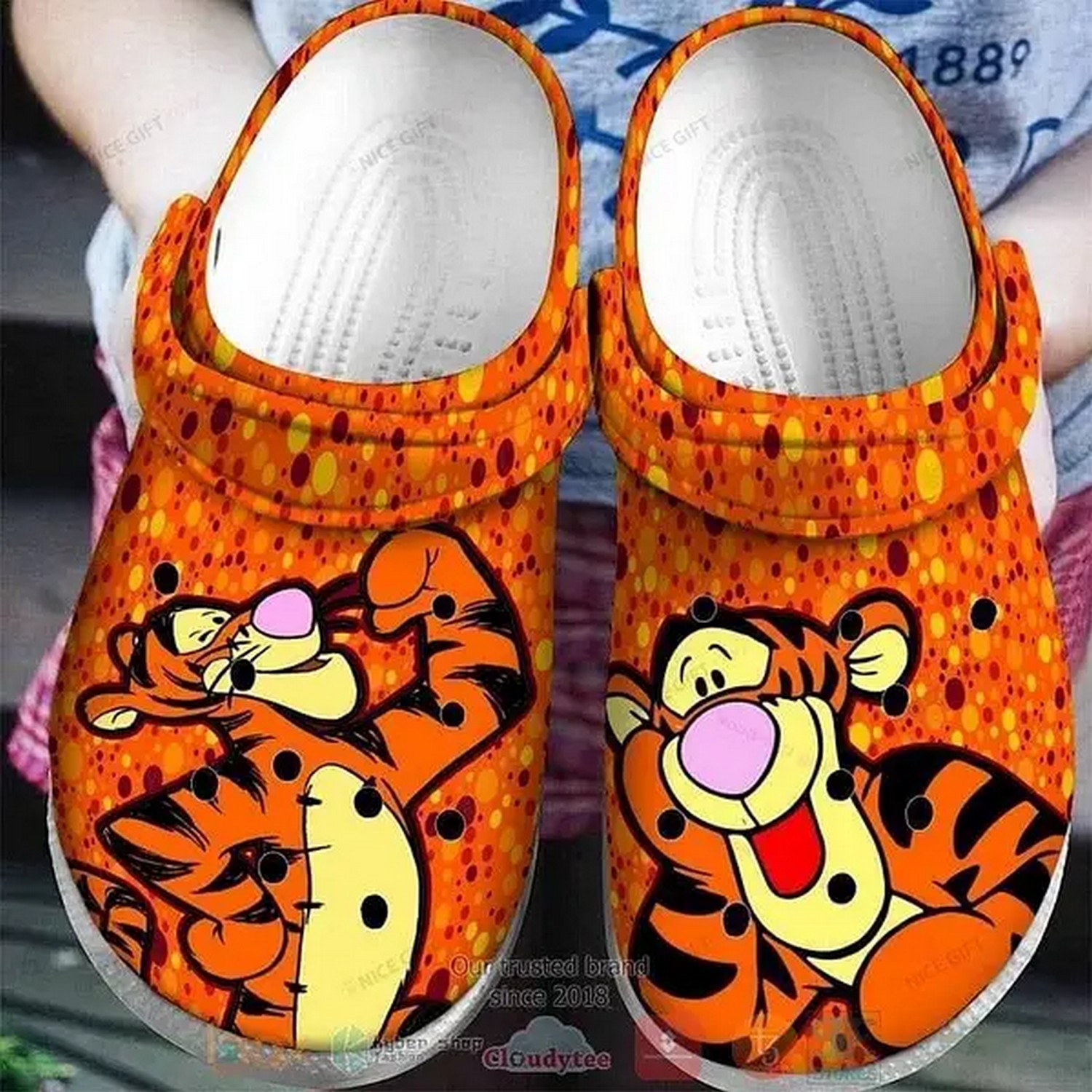 cute tigger winnie the pooh orange with polka dots clogs for kids and adutls k9zml