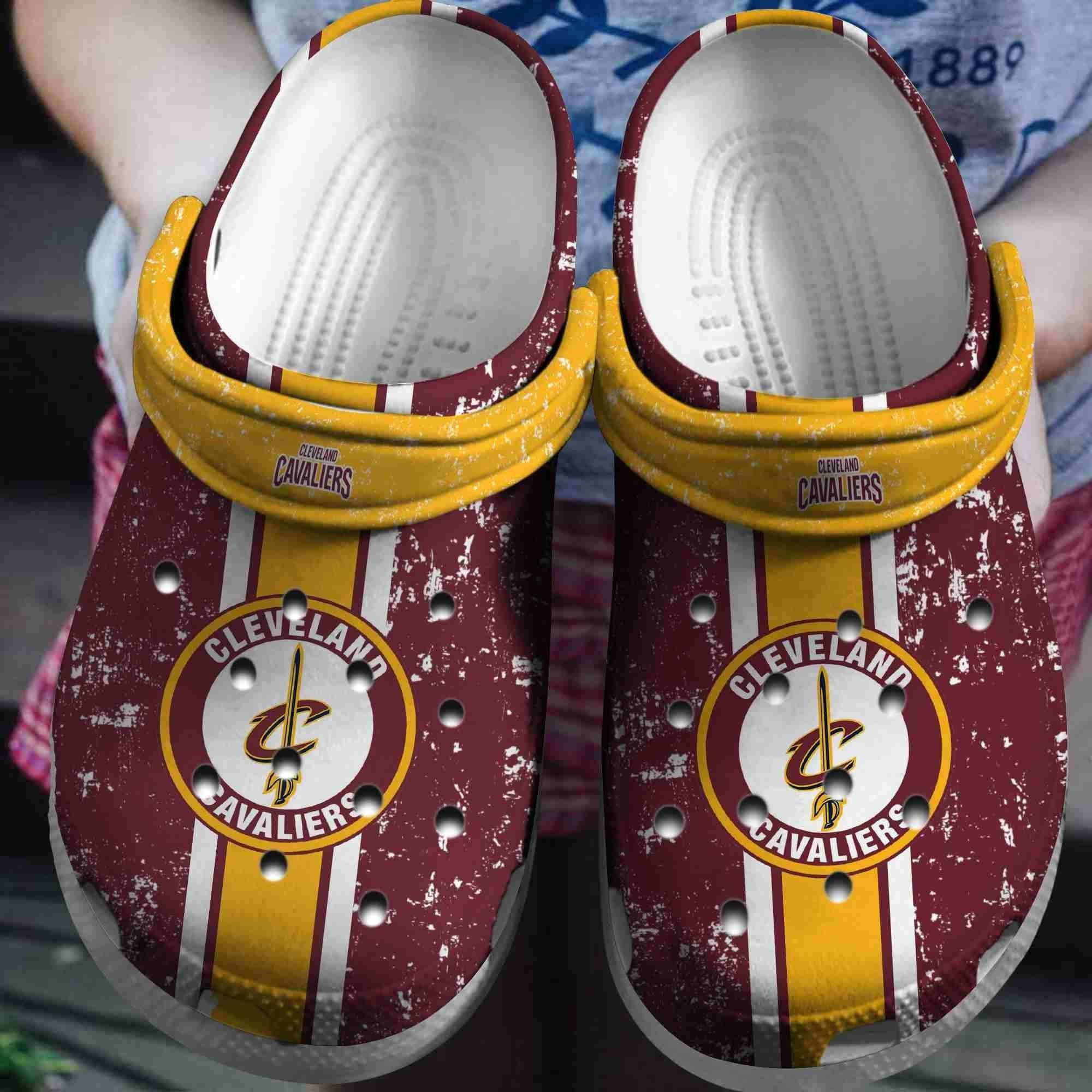 footwearmerch cleveland cavaliers basketball club crocband crocs comfortable clogs shoes for men women qhpw4