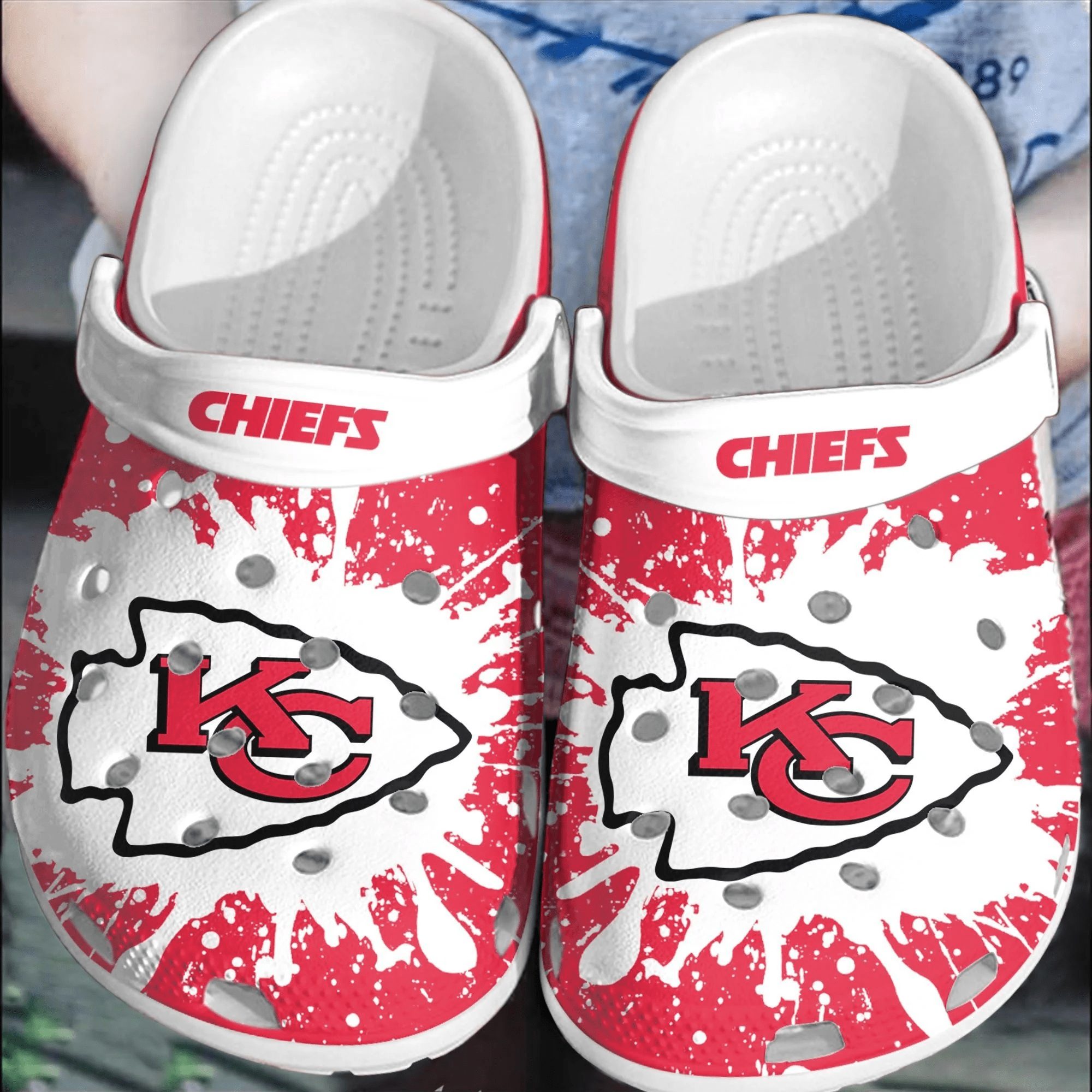 footwearmerch nfl kc chiefs football crocband shoes clogs comfortable for men women jvv5t