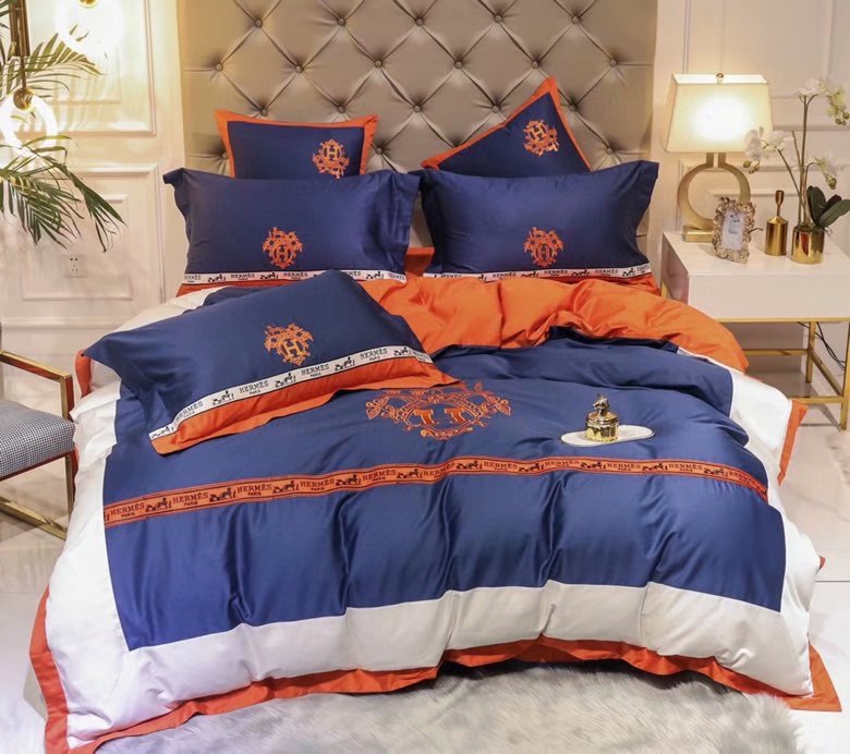 133084609153044036 hermes bedding sets 4pcs 454229 edd84946 f3cd 4e51 bea7 035f53e1c3db 1024x1024@2x