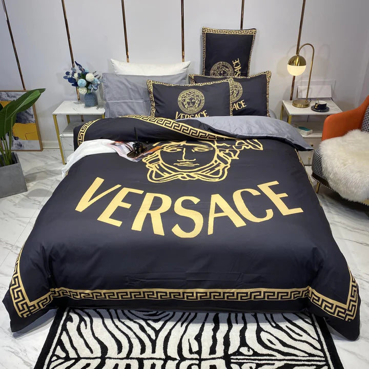 BlackandGoldVersacebedset c0b56ec3 509d 464e aad9 4f88d838a760 1024x1024@2x