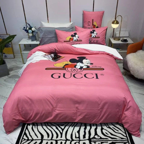 Gucci x Mickey Signature Logo In Pink Background Bedding Set King 7a78b74f 8748 4dd8 9459 a55f8258a55b 1024x1024@2x