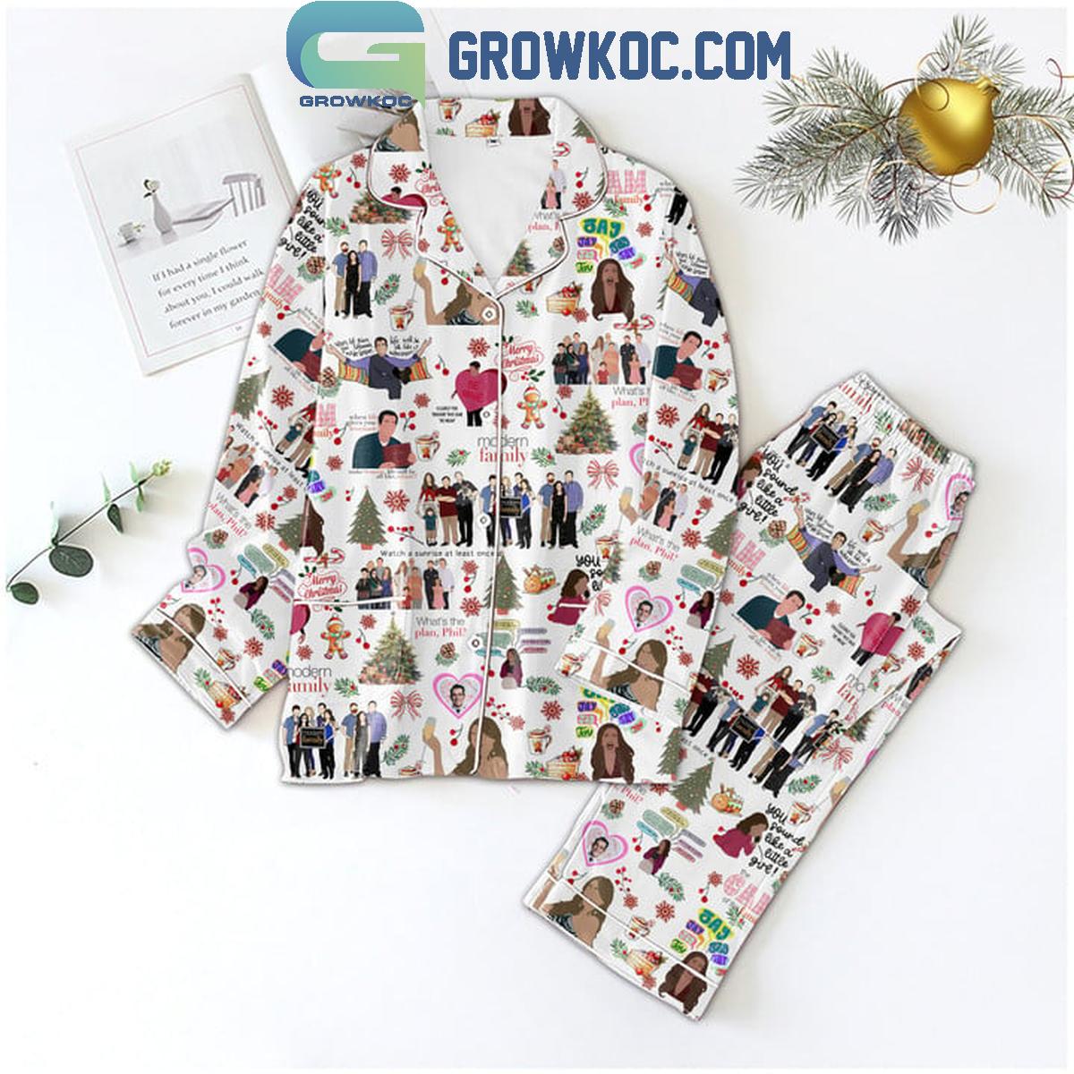 Modern Family Merry Christmas Whats The Plan Phil Polyester Pajamas Set 1 C1MKY