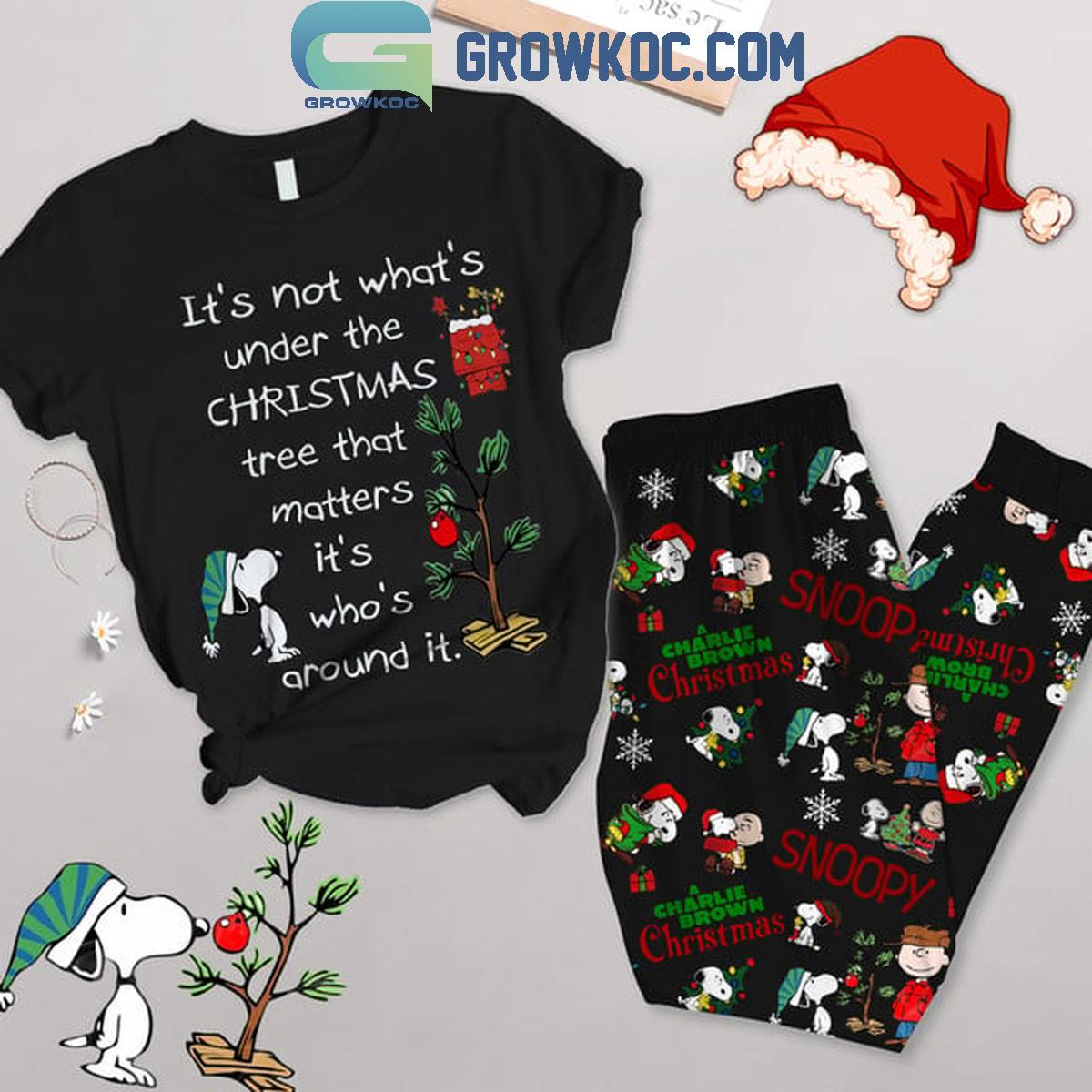 Snoopy Its Not What Under The Christmas Tree Black Fleece Pajamas Set 1 PoGv9
