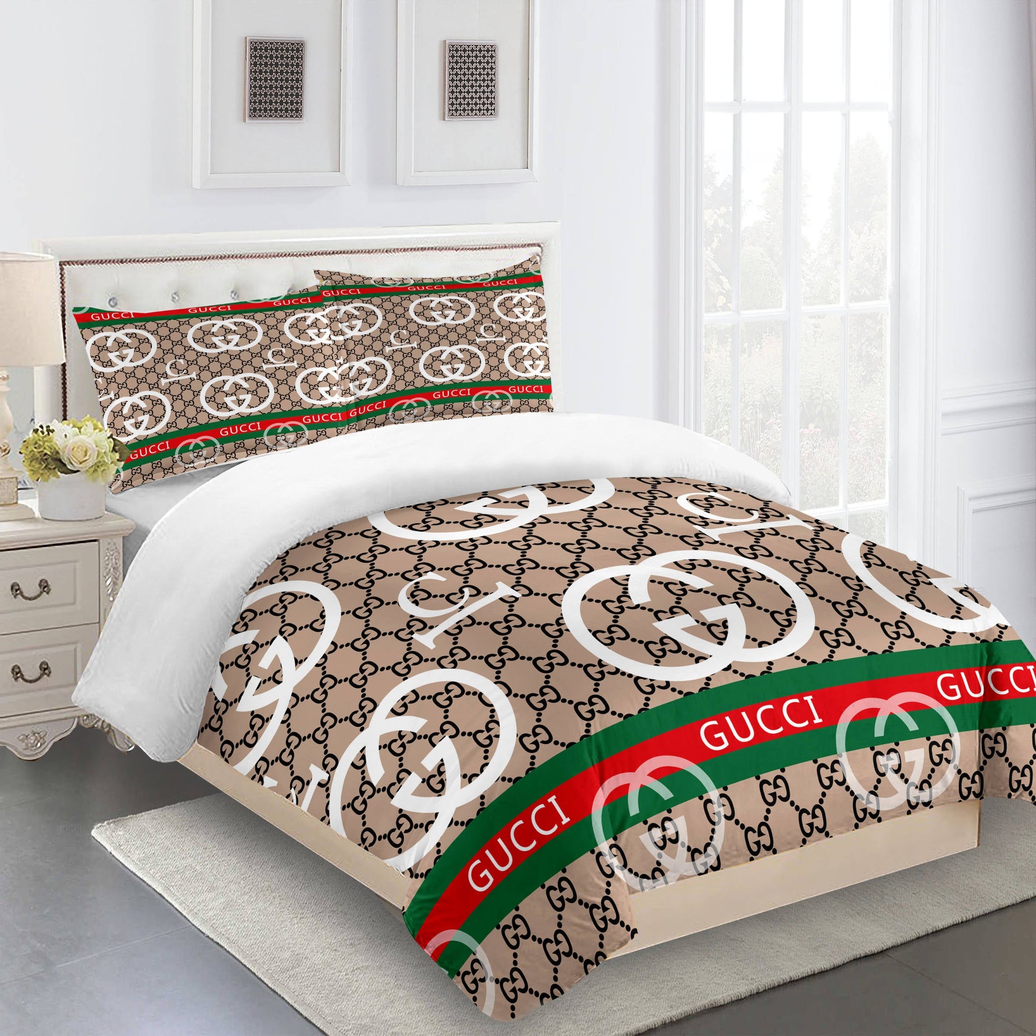 guccibeddingsetbeigegreenredLuxurybedsheets cef301d9 e8ed 4fdb 89cf 160fc57499e1 1024x1024@2x