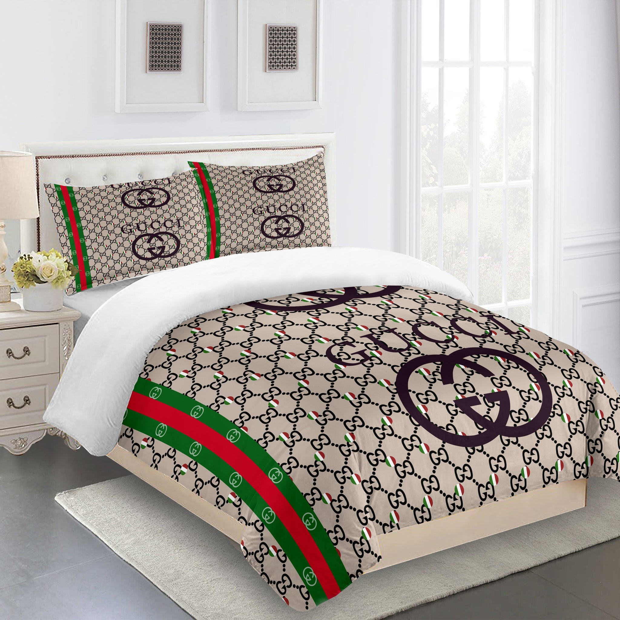 guccibeddingsetbeigeredgreeLuxurybedsheets c9a5dcc8 5e91 429d 9ae0 72a781f5ae87 1024x1024@2x