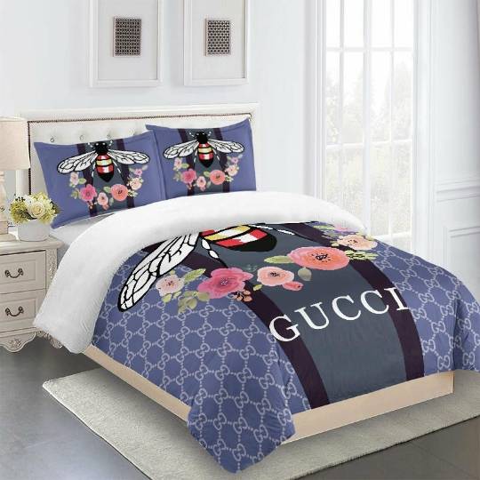guccibeddingsetblueandflowersflyLuxurybedsheets 5d1cea37 ecd4 407b 9da8 62b219c442a1 1024x1024@2x