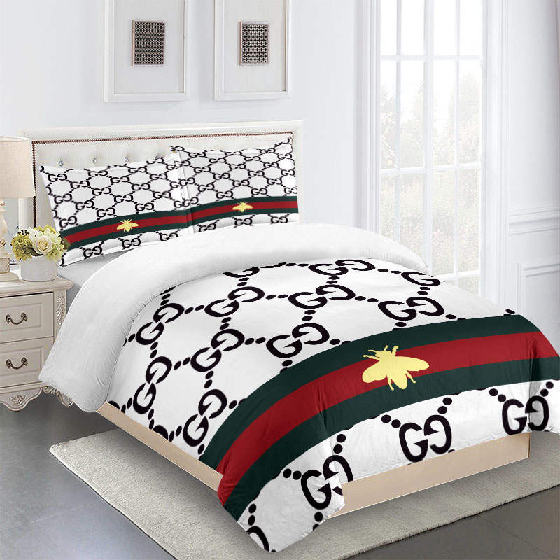 guccibeddingsetwhiteandblackredflyLuxurybedsheets 0fa6f17a 526d 4bfd b3b6 732e308039a5 1024x1024@2x