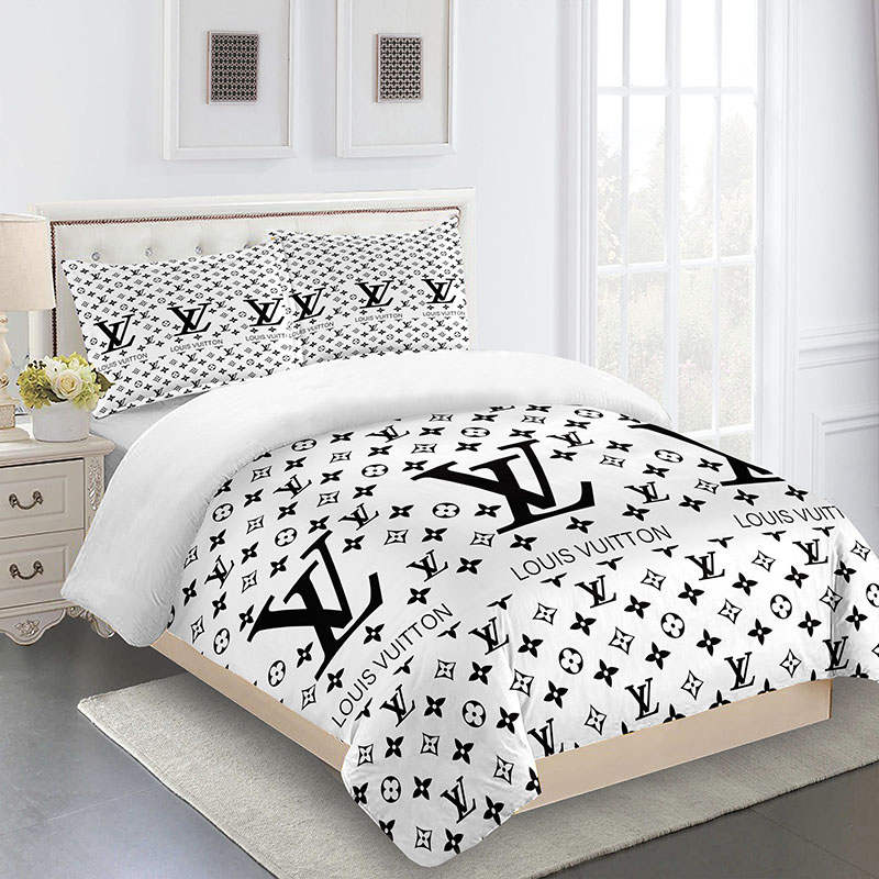 louisVuittoncomfortersetFullWithandblacklogo 717110f8 1402 4f92 ad83 a078f8d58542 1024x1024@2x