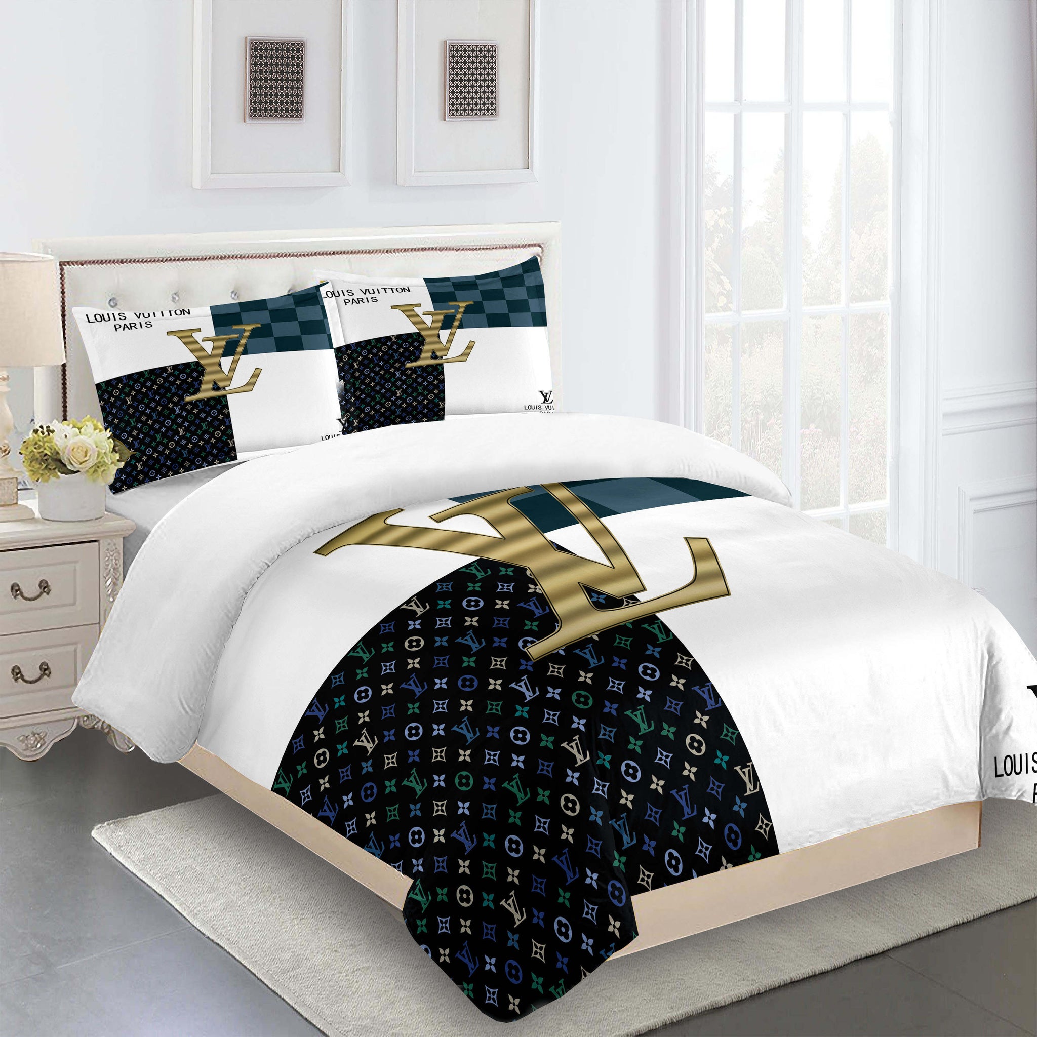louisVuittoncomfortersetFullWithblackgoldlogo 1024x1024@2x