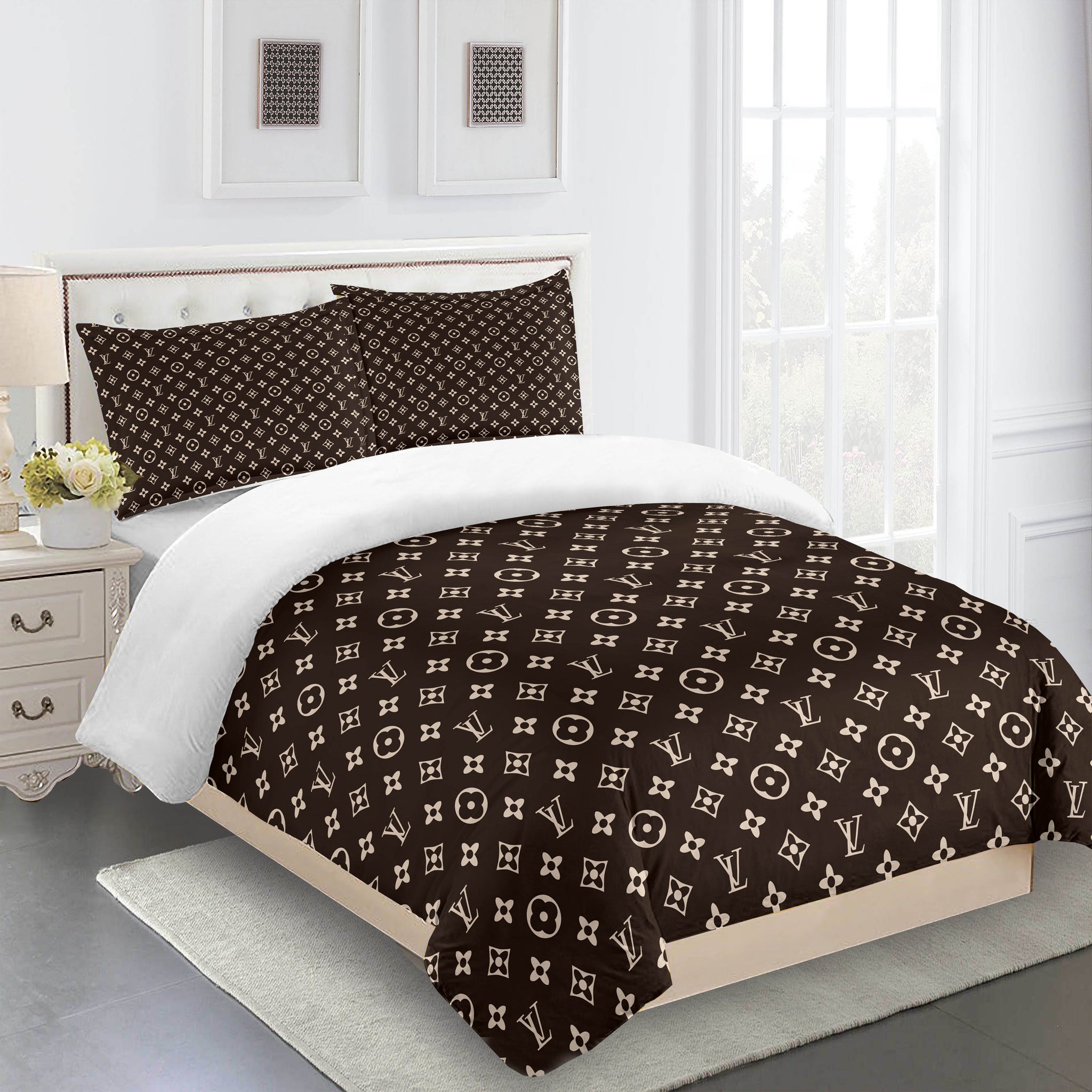 louisVuittoncomfortersetbeigeandblack 1024x1024@2x