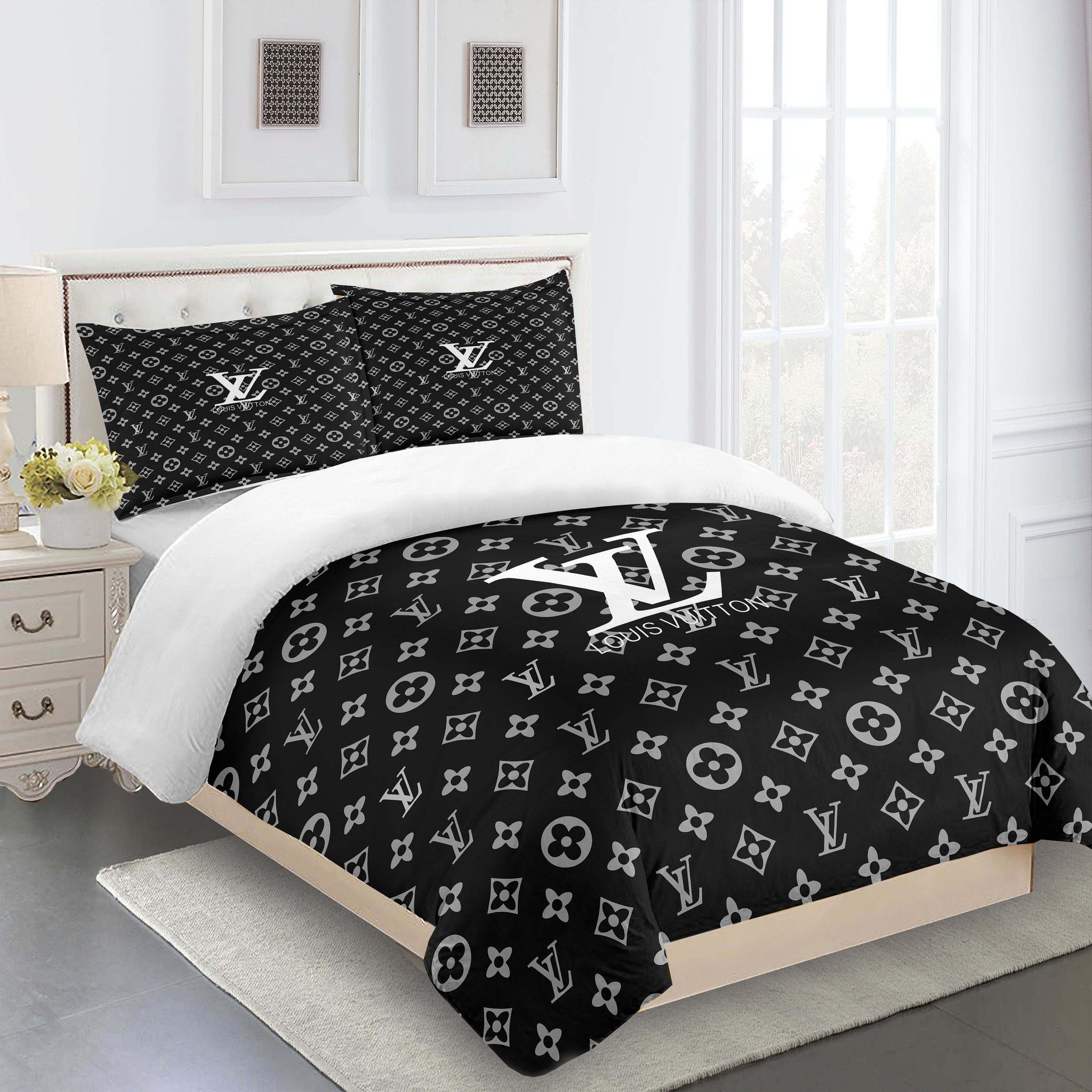 louisVuittoncomfortersetgrayblackwithlogowhite aef952e0 3b2c 447b 80de f7a50f4d8c38 1024x1024@2x