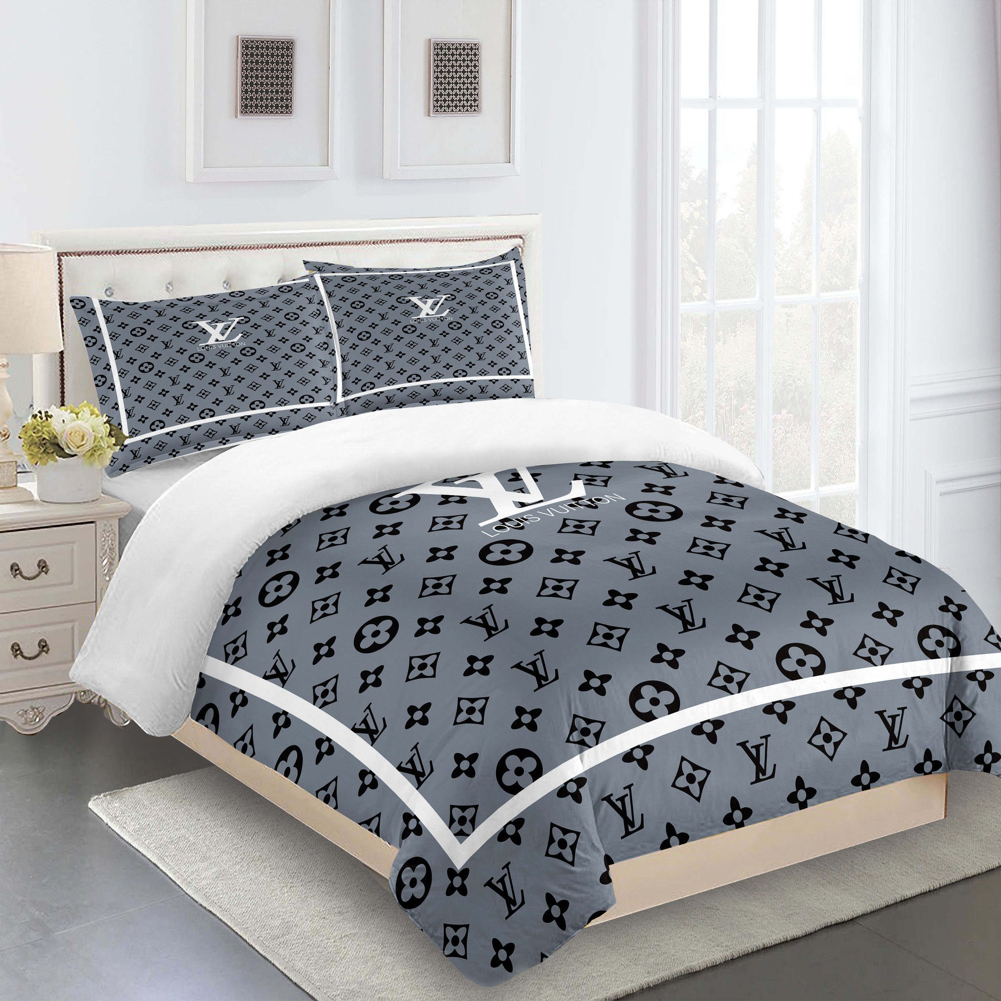 louisVuittoncomfortersetgraywhiteblack 3a0d26d8 dd82 4adb 8de3 0ae9f67d5b08 1024x1024@2x