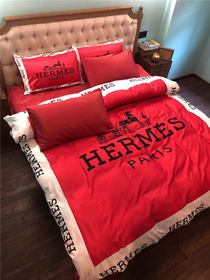 s 770764 hermes bedding a45bc115 8dee 4720 83a6 899cbc2f7082 1024x1024@2x
